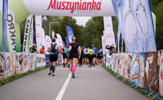 23 kilometry po górach. Zawodnicy pełni uśmiechów ruszyli na trasę [ZDJĘCIA] - 61